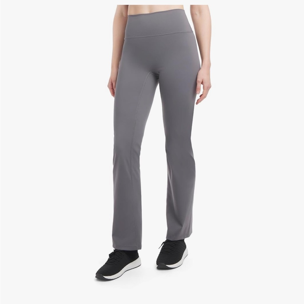 Danskin super sculpt boot cut yoga pants activewear, new with tags, size medium